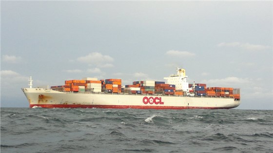 東方海外超大型船OOCL Japan在蘇伊士運(yùn)河擱淺