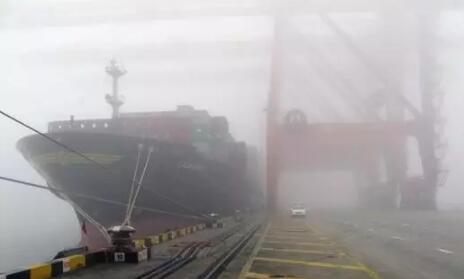 霧霾影響航運，上海港口數(shù)百艘船舶滯航！