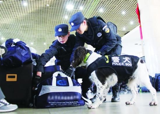 政府出動(dòng)15個(gè)部門開展危爆物品寄遞排查工作